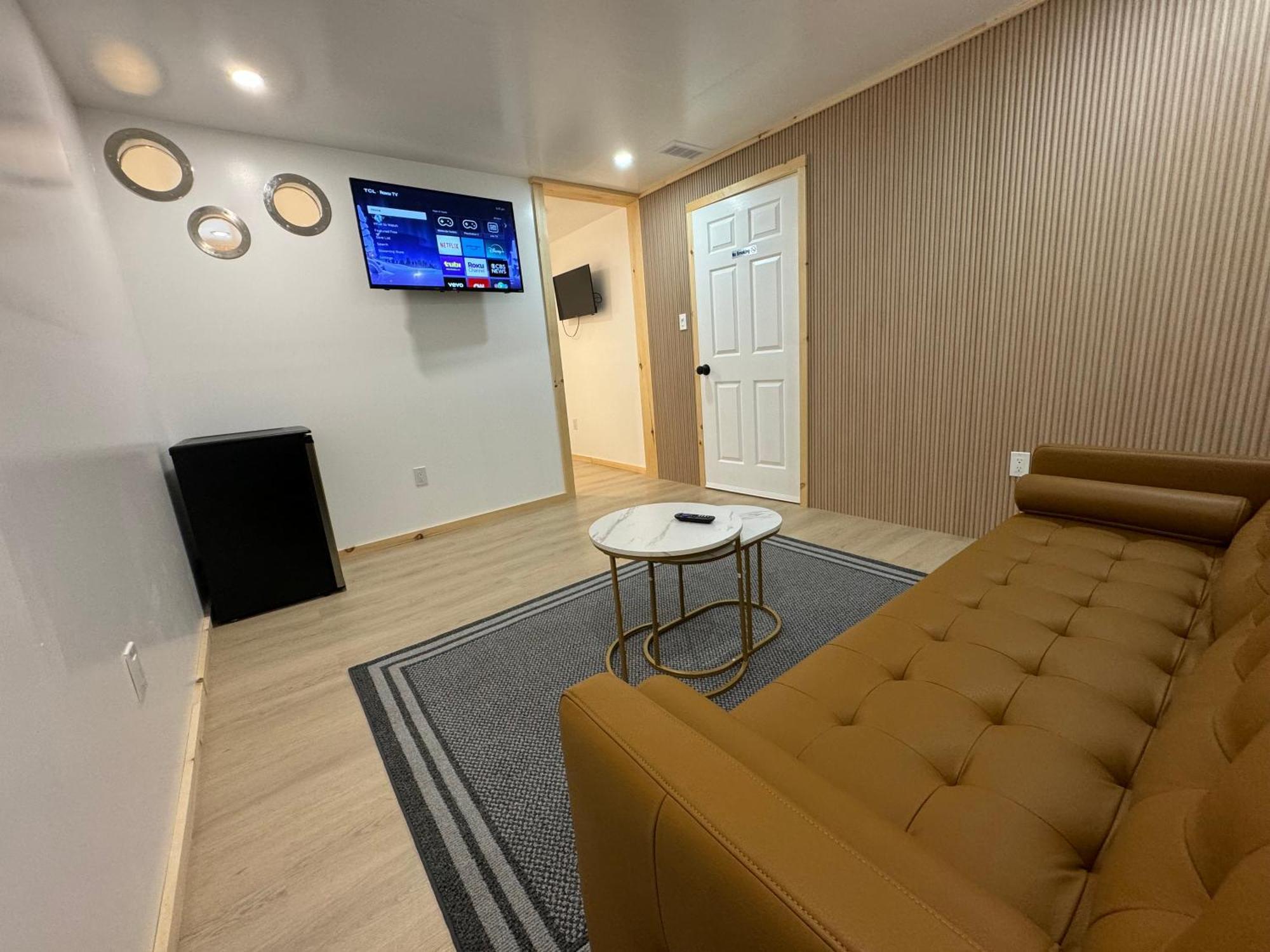 Private Entrance, Private Bathroom, Bedroom And Workspace Ottawa Eksteriør billede
